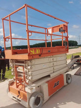 Why Is My Scissor Lift Moving Slowly? Causes, Diagnosis & Solutions