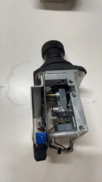 Joystick Proporcional de Eixo Único SAIYIS 24495GT para Plataforma Elevatória Genie